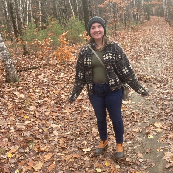 Meet your Posher, Jenna - Picture 3 of 3